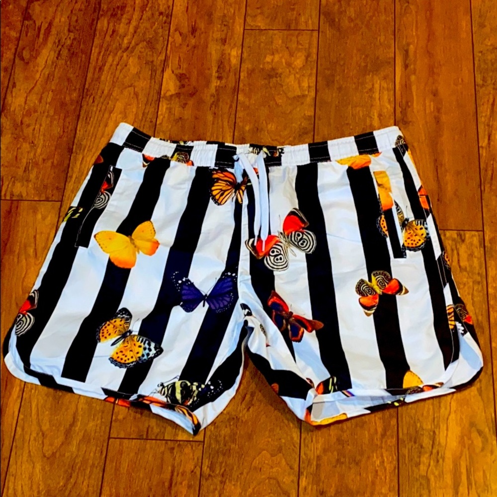 Fashion nova volley shorts